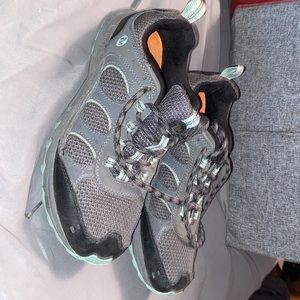 Size 8 Merrell shoes